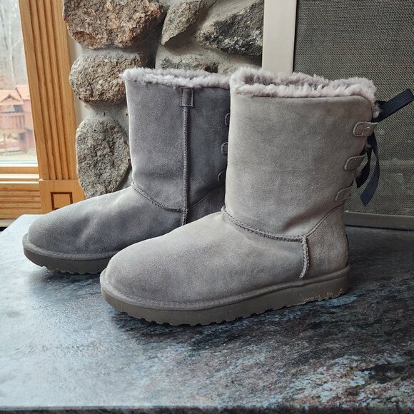 UGG Short Continuity Bow Gray Boots Size 10 - Picture 6 of 15